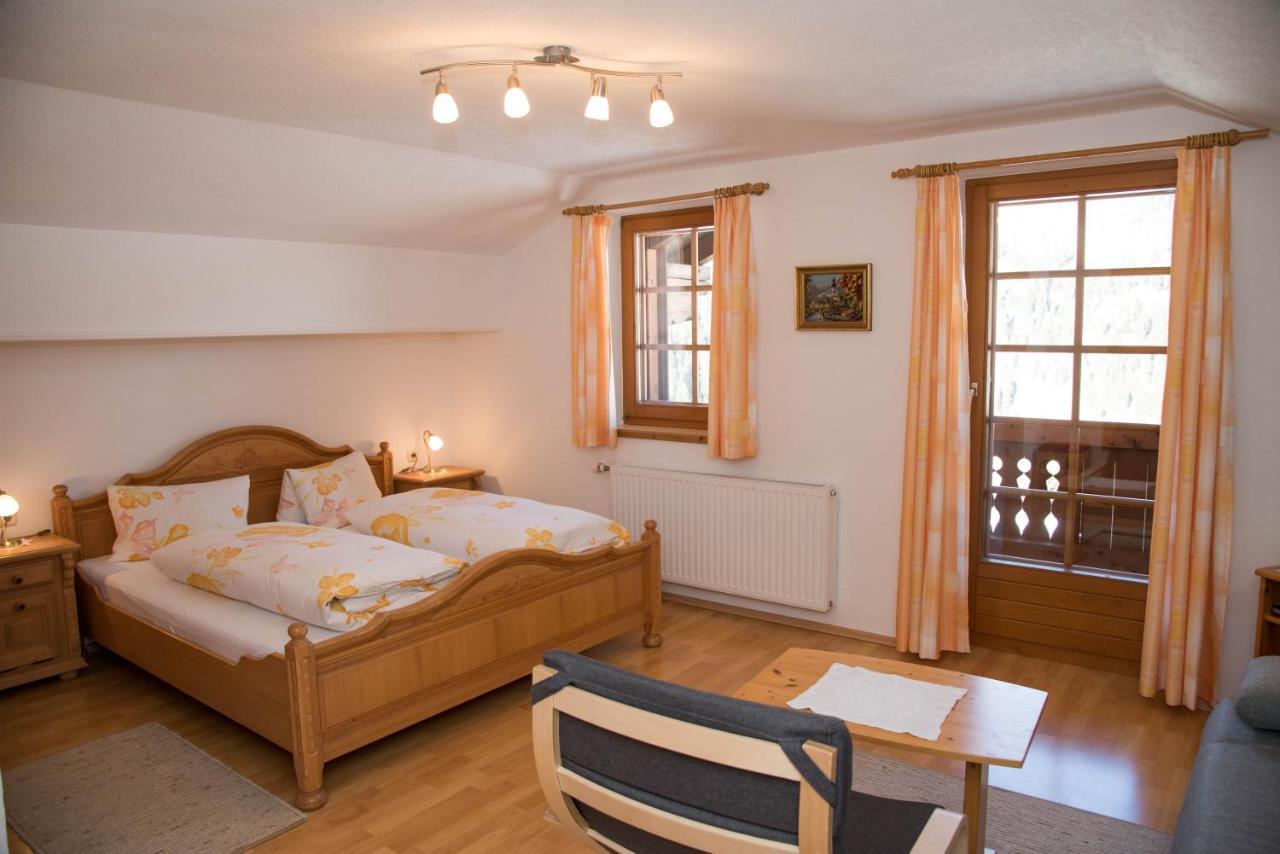 Hotel Guggenbergerhof à Maria Luggau Extérieur photo