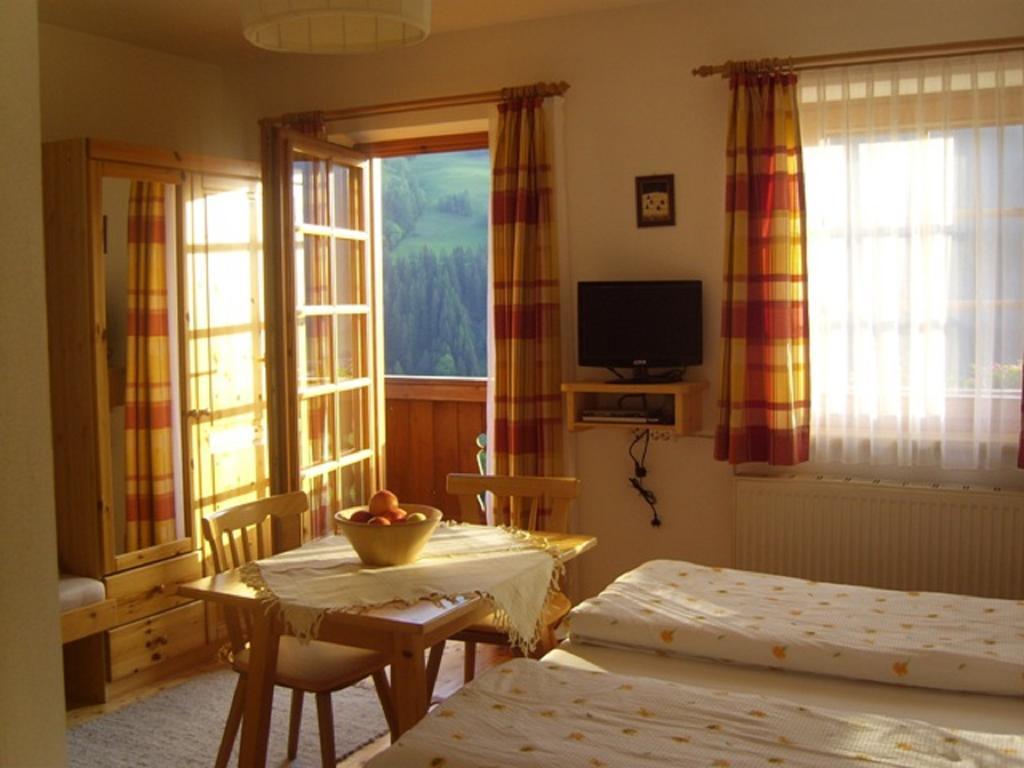 Hotel Guggenbergerhof à Maria Luggau Extérieur photo