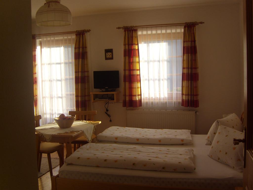 Hotel Guggenbergerhof à Maria Luggau Extérieur photo